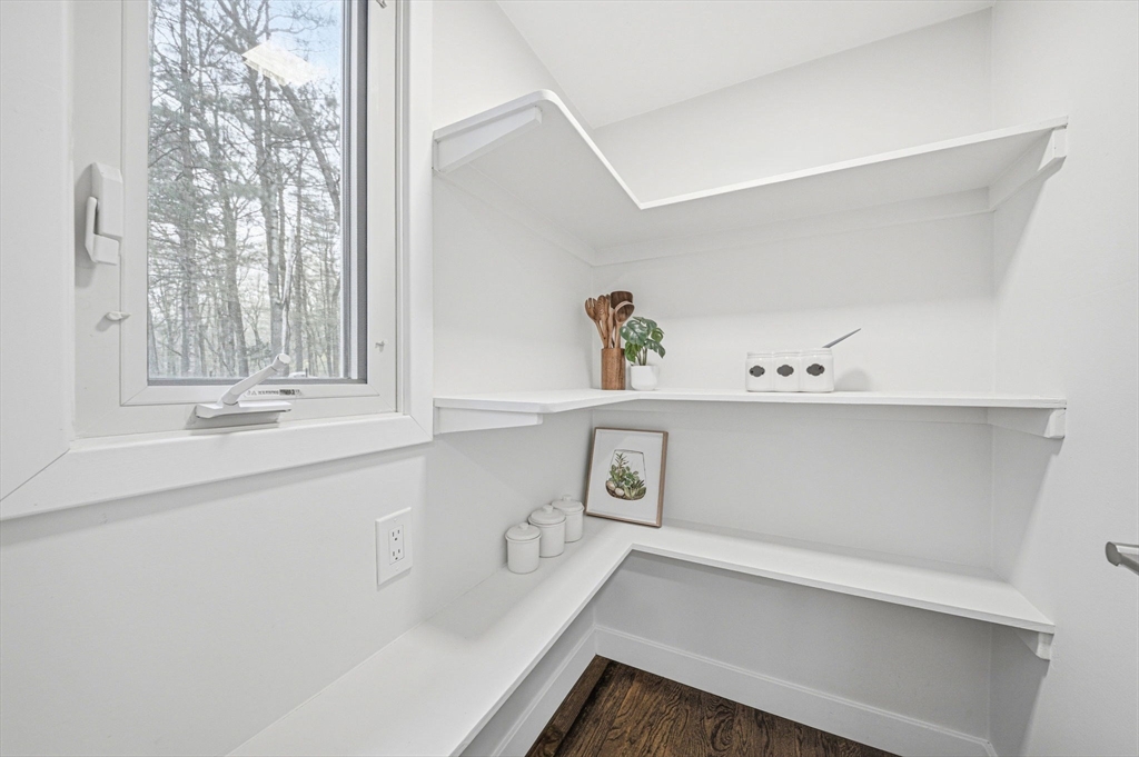 19 Old Road Weston, MA 02493 - Photo 13 of 41