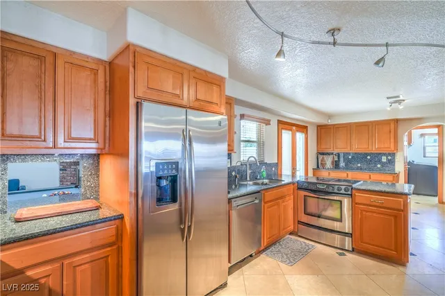 $4,000 | 3480 West Mesa Verde Lane, Las Vegas, NV 89139