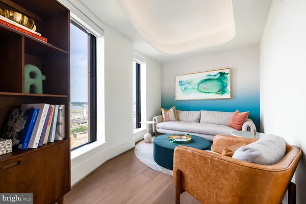 $3,595 | 244 19th Court South, Unit 2722, Arlington, VA 22202