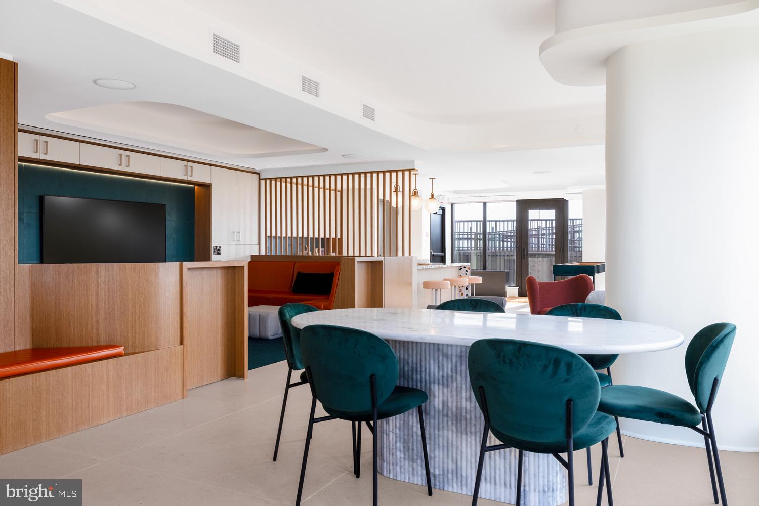 244 19th Court South, Unit 2722 Arlington, VA 22202 - Photo 19 of 44