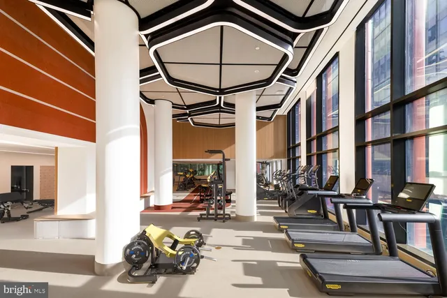 $3,620 | 244 19th Court South, Unit 2722, Arlington, VA 22202