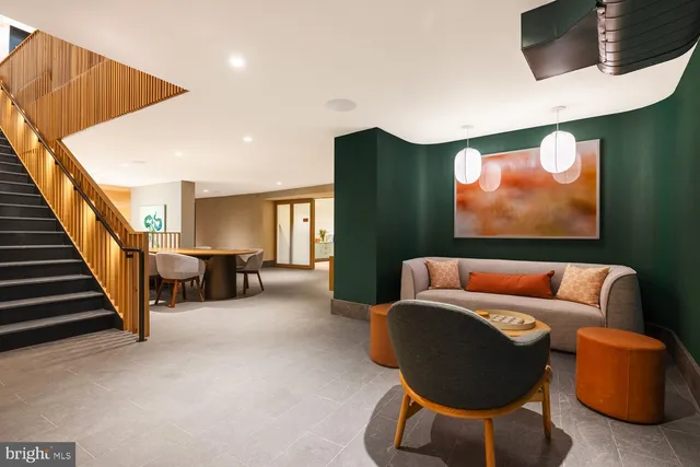 $3,620 | 244 19th Court South, Unit 2722, Arlington, VA 22202