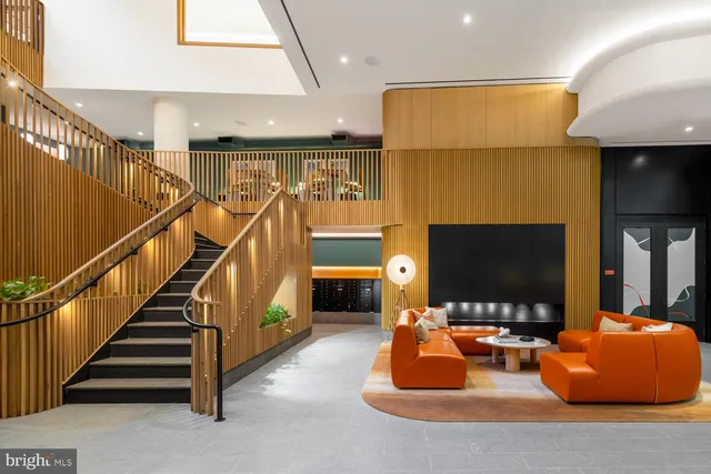 $3,620 | 244 19th Court South, Unit 2722, Arlington, VA 22202