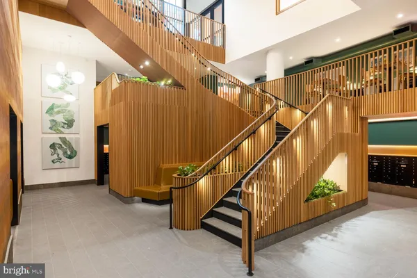 $3,595 | 244 19th Court South, Unit 2722, Arlington, VA 22202