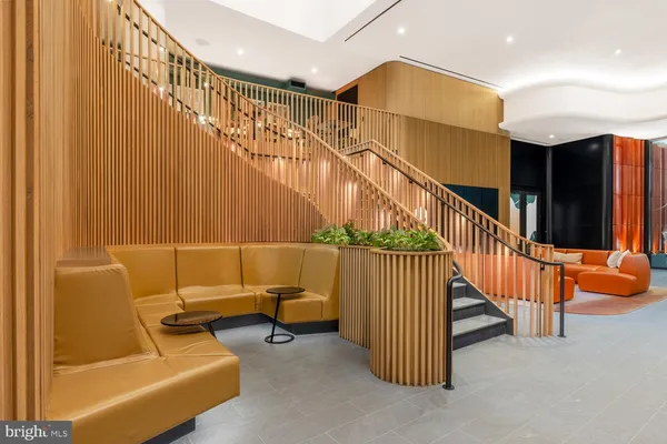 $3,595 | 244 19th Court South, Unit 2722, Arlington, VA 22202