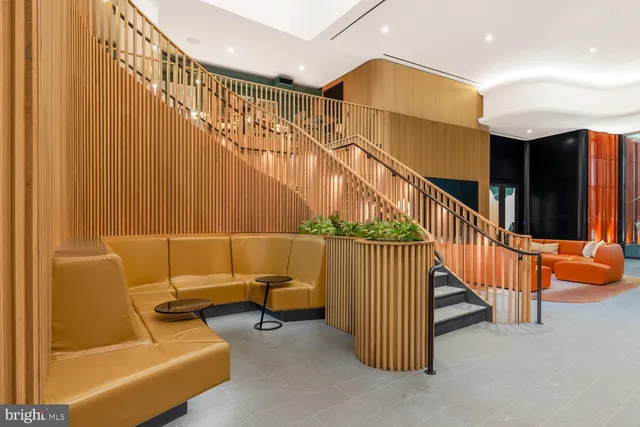 $3,620 | 244 19th Court South, Unit 2722, Arlington, VA 22202