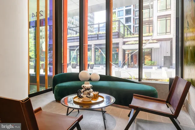 $3,620 | 244 19th Court South, Unit 2722, Arlington, VA 22202