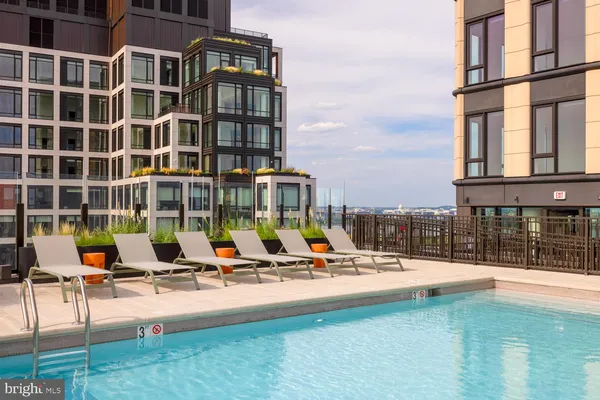 $3,595 | 244 19th Court South, Unit 2722, Arlington, VA 22202