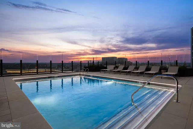 $3,620 | 244 19th Court South, Unit 2722, Arlington, VA 22202