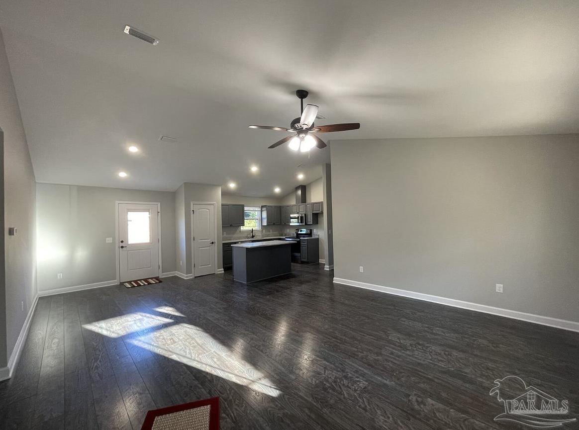 4040 Roxies Lane Milton, FL 32571 - Photo 2 of 12