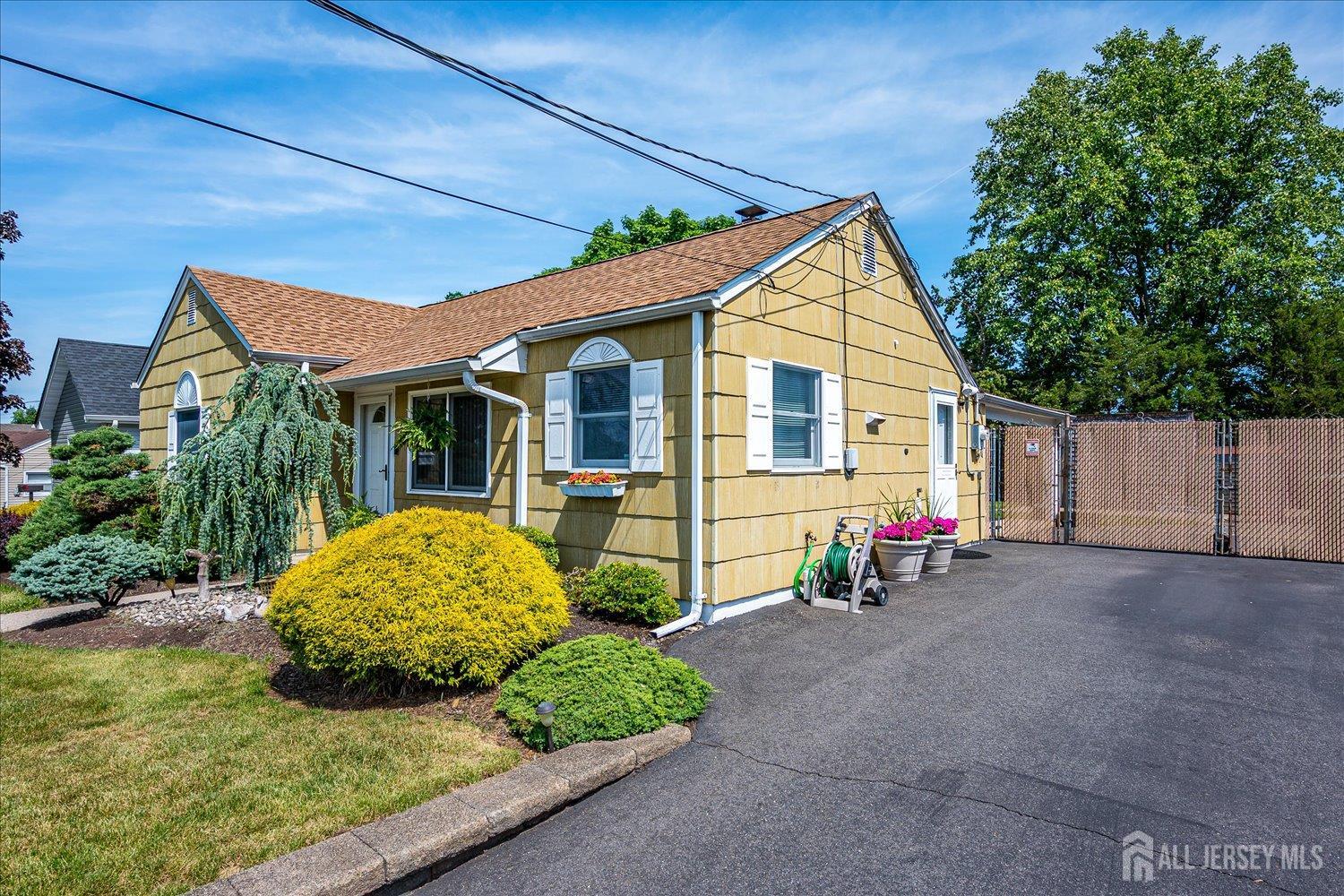 30 Walnut Street Edison, NJ 08817 - Photo 3 of 45