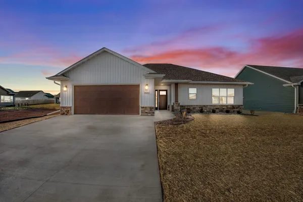 $437,900 | 2522 Tipperary Trail, De Pere, WI 54115