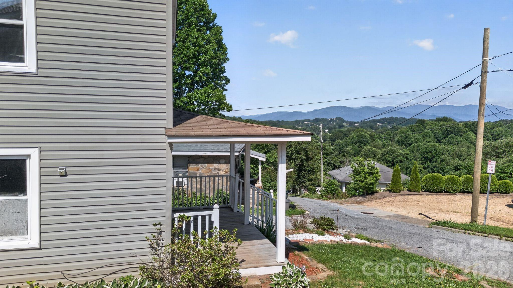 80 Ridge Street Marion, NC 28752 - Photo 17 of 18