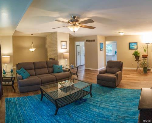 686 Walnut Point Court Ballwin, MO 63021 - Photo 2 of 17