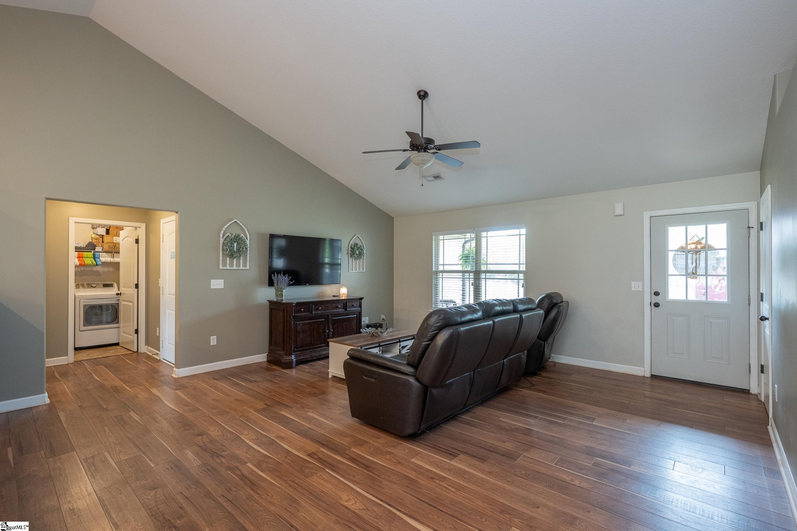 131 Dillard Road Duncan, SC 29334 - Photo 5 of 33 Gallery Image 5