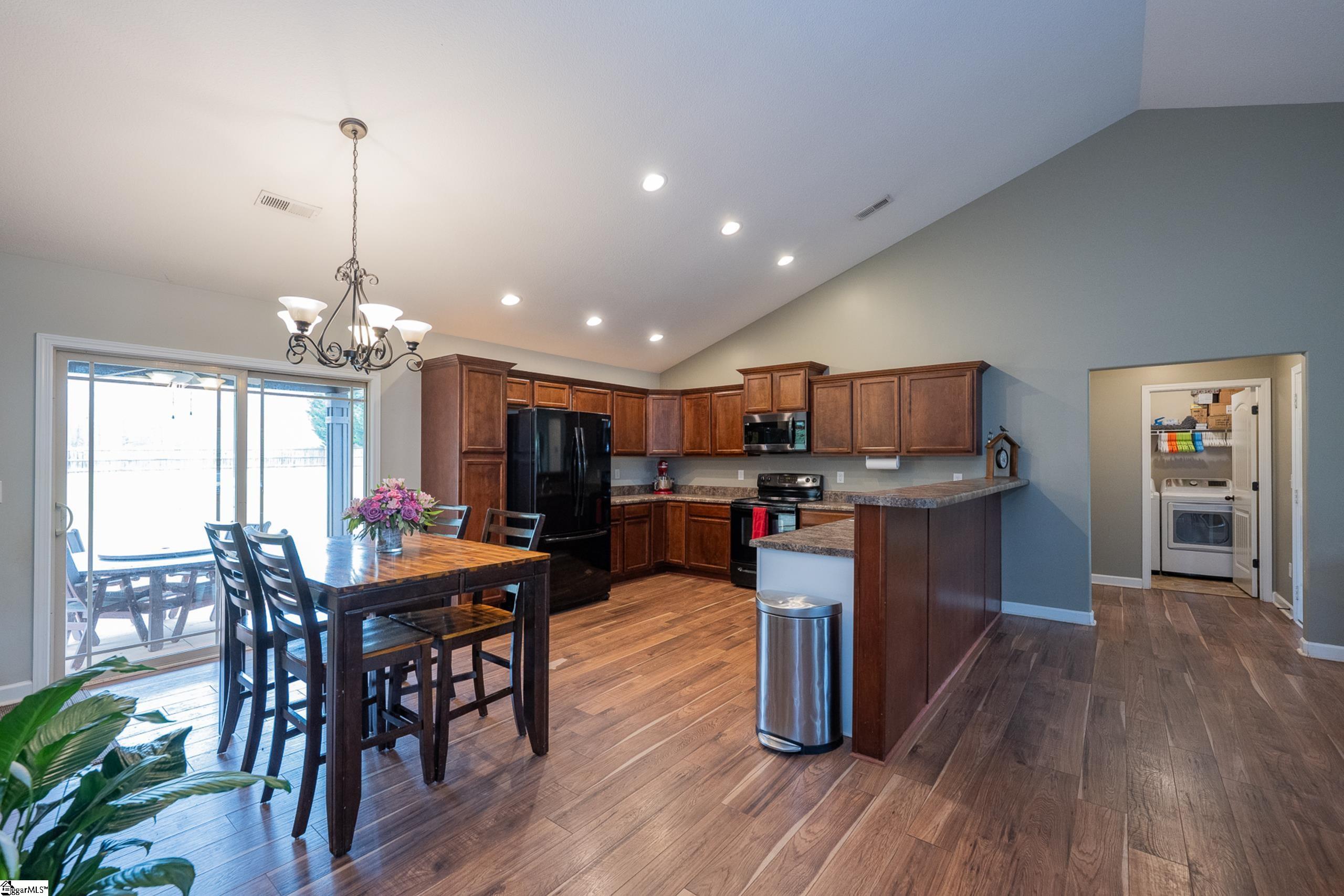 131 Dillard Road Duncan, SC 29334 - Photo 9 of 33 Gallery Image 9
