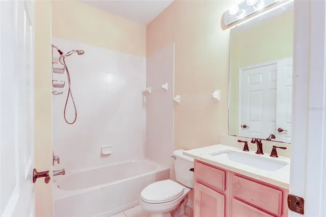 $2,250 | 210 Mystic Falls Drive, Apollo Beach, FL 33572