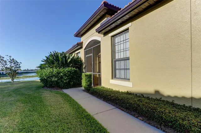 $2,250 | 210 Mystic Falls Drive, Apollo Beach, FL 33572