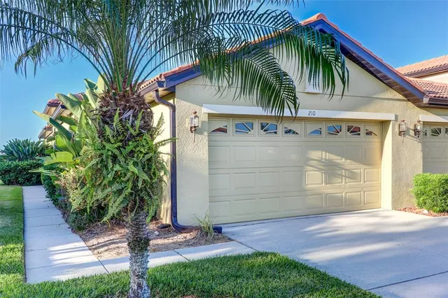 a front view of house with yard