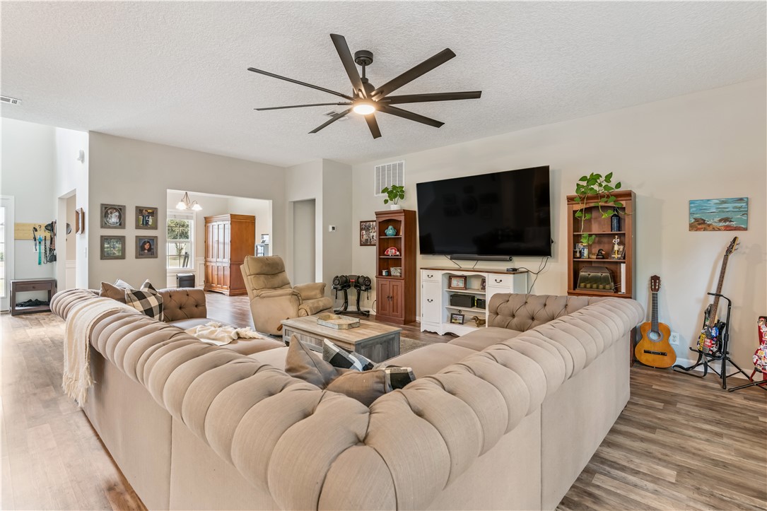134 Wentle Circle Brunswick, GA 31525 - Photo 6 of 41