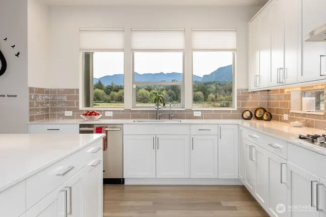 $1,585,000 | 1099 Southeast 14th Place, North Bend, WA 98045