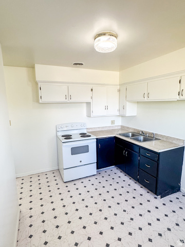 8810 South 280 East Sandy, UT 84070 - Photo 11 of 28