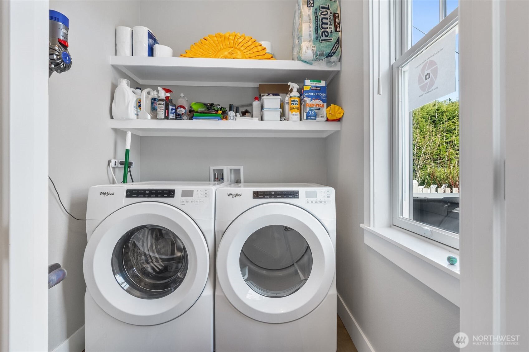 11 Horizon Street Pacific Beach, WA 98571 - Photo 27 of 40 a utility room with dryer and washer