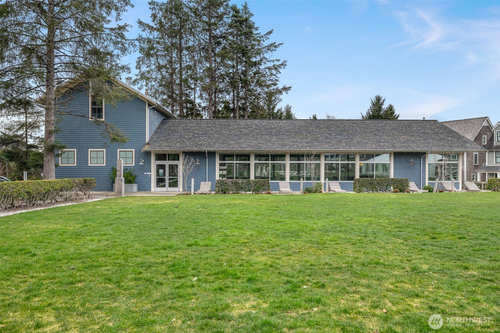 11 Horizon Street Pacific Beach, WA 98571 - Photo 32 of 40 front view of a house with a garden