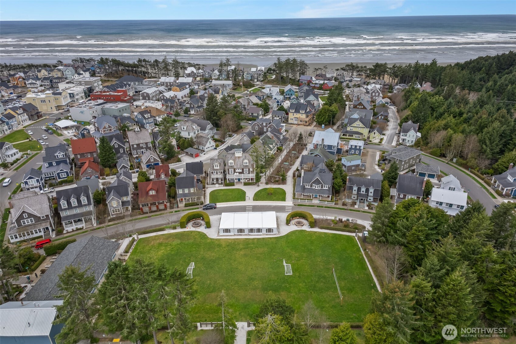 11 Horizon Street Pacific Beach, WA 98571 - Photo 34 of 40 a view of a city with lawn chairs