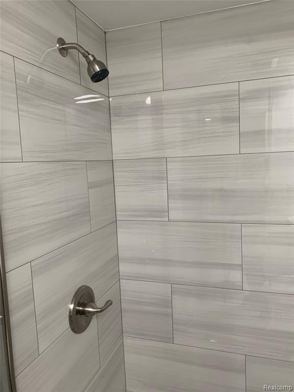 2161 Decker Road, Unit 22 Walled Lake, MI 48390 - Photo 8 of 10