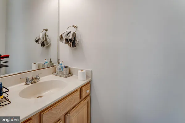 $515,000 | 20403 Ivybridge Court, Montgomery Village, MD 20886