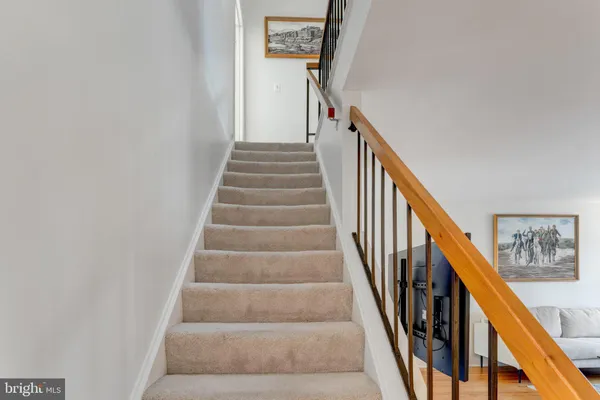 $515,000 | 20403 Ivybridge Court, Montgomery Village, MD 20886