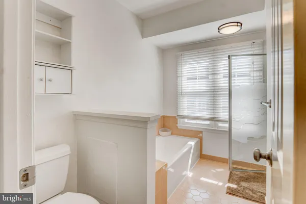 $515,000 | 20403 Ivybridge Court, Montgomery Village, MD 20886