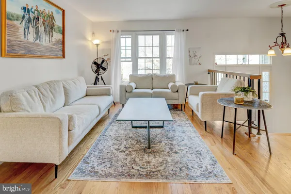 $515,000 | 20403 Ivybridge Court, Montgomery Village, MD 20886