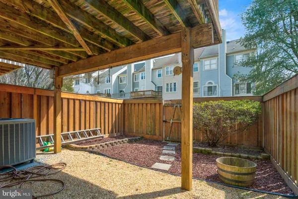 $515,000 | 20403 Ivybridge Court, Montgomery Village, MD 20886