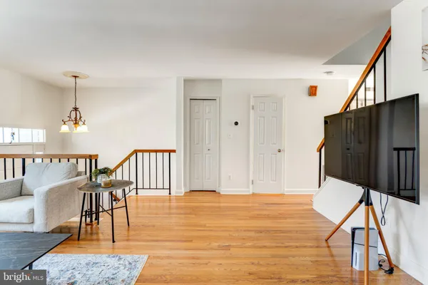 $515,000 | 20403 Ivybridge Court, Montgomery Village, MD 20886