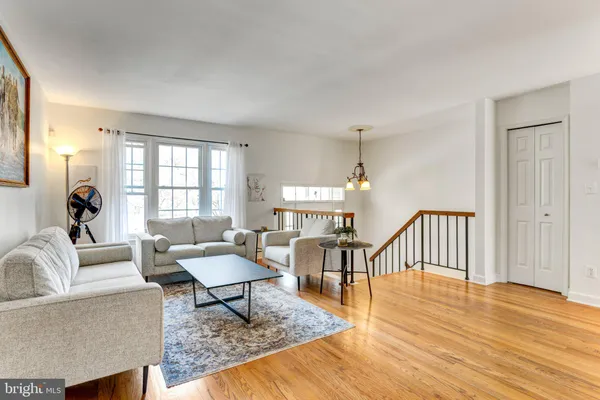 $515,000 | 20403 Ivybridge Court, Montgomery Village, MD 20886