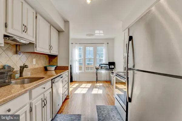 $515,000 | 20403 Ivybridge Court, Montgomery Village, MD 20886