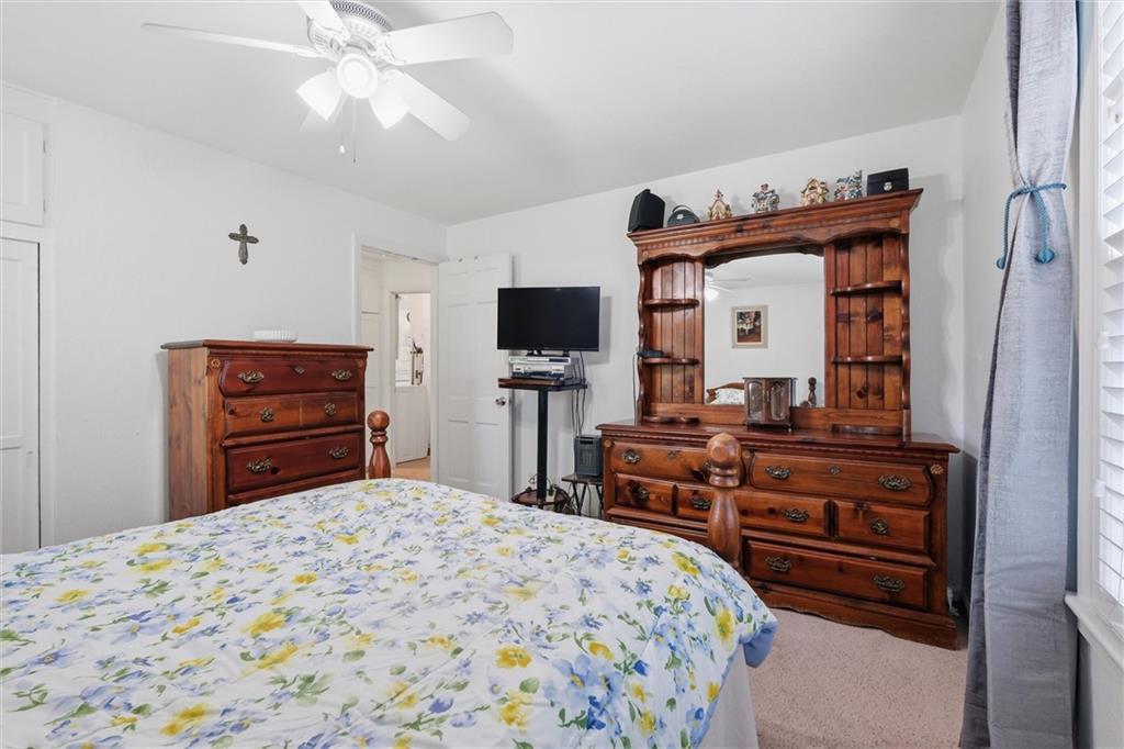 8408 Riley Street Overland Park, KS 66212 - Photo 18 of 27