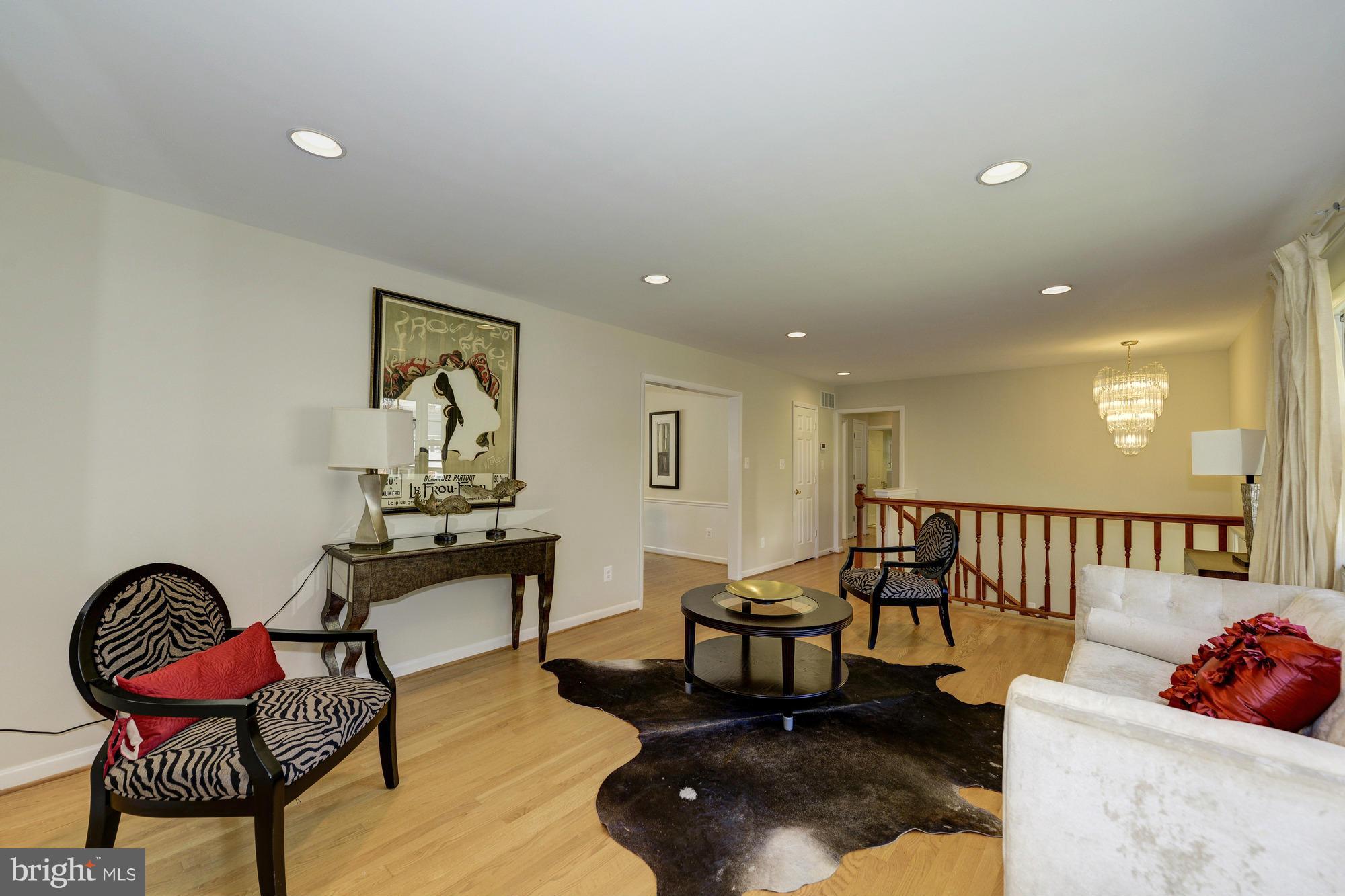 6000 5th Road North Arlington, VA 22203 - Photo 5 of 29 Living Room