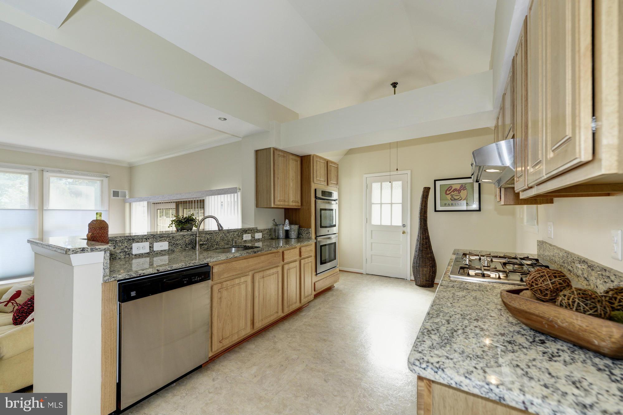 6000 5th Road North Arlington, VA 22203 - Photo 7 of 29 Kitchen