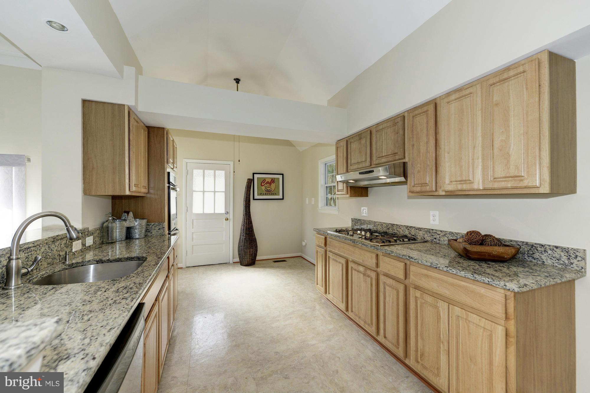 6000 5th Road North Arlington, VA 22203 - Photo 8 of 29 Kitchen