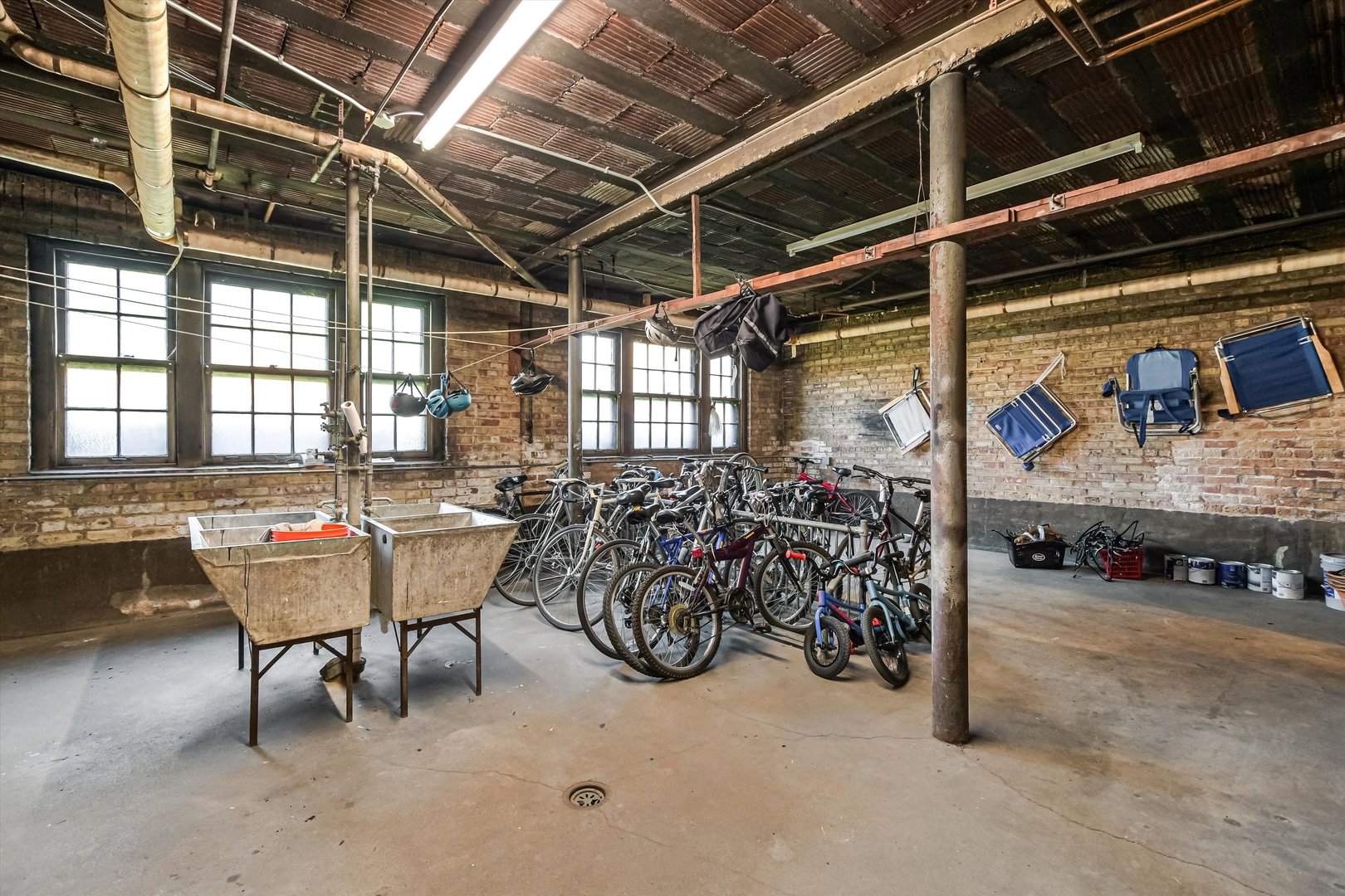 832 Michigan Avenue, Unit 3G Evanston, IL 60202 - Photo 21 of 24 a view of a room with gym equipment