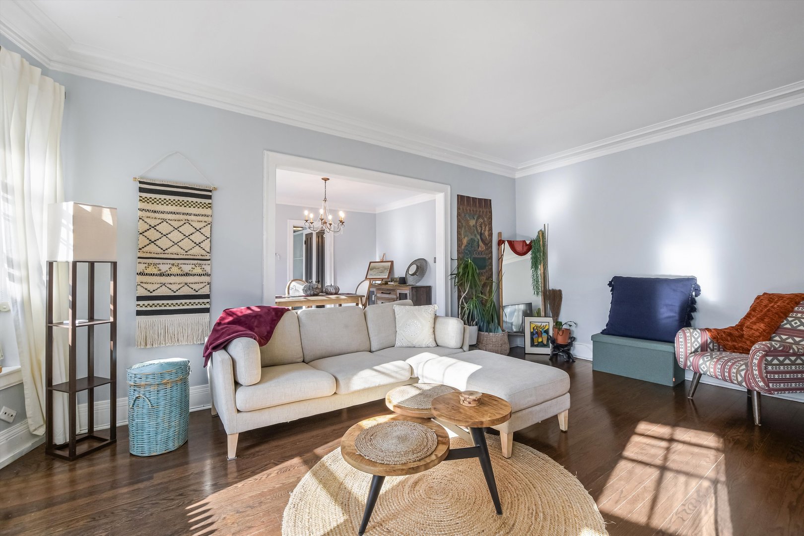 832 Michigan Avenue, Unit 3G Evanston, IL 60202 - Photo 3 of 24 a living room with furniture and wooden floor