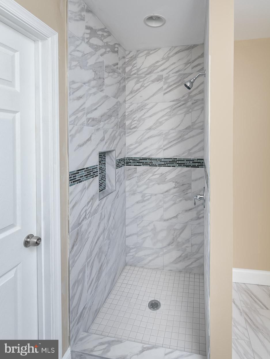 3805 Egerton Road Baltimore, MD 21215 - Photo 14 of 30 Bath (Master)
