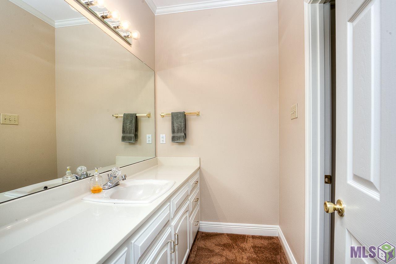 3446 Harris Drive Baton Rouge, LA 70816 - Photo 15 of 31 Additional Bath