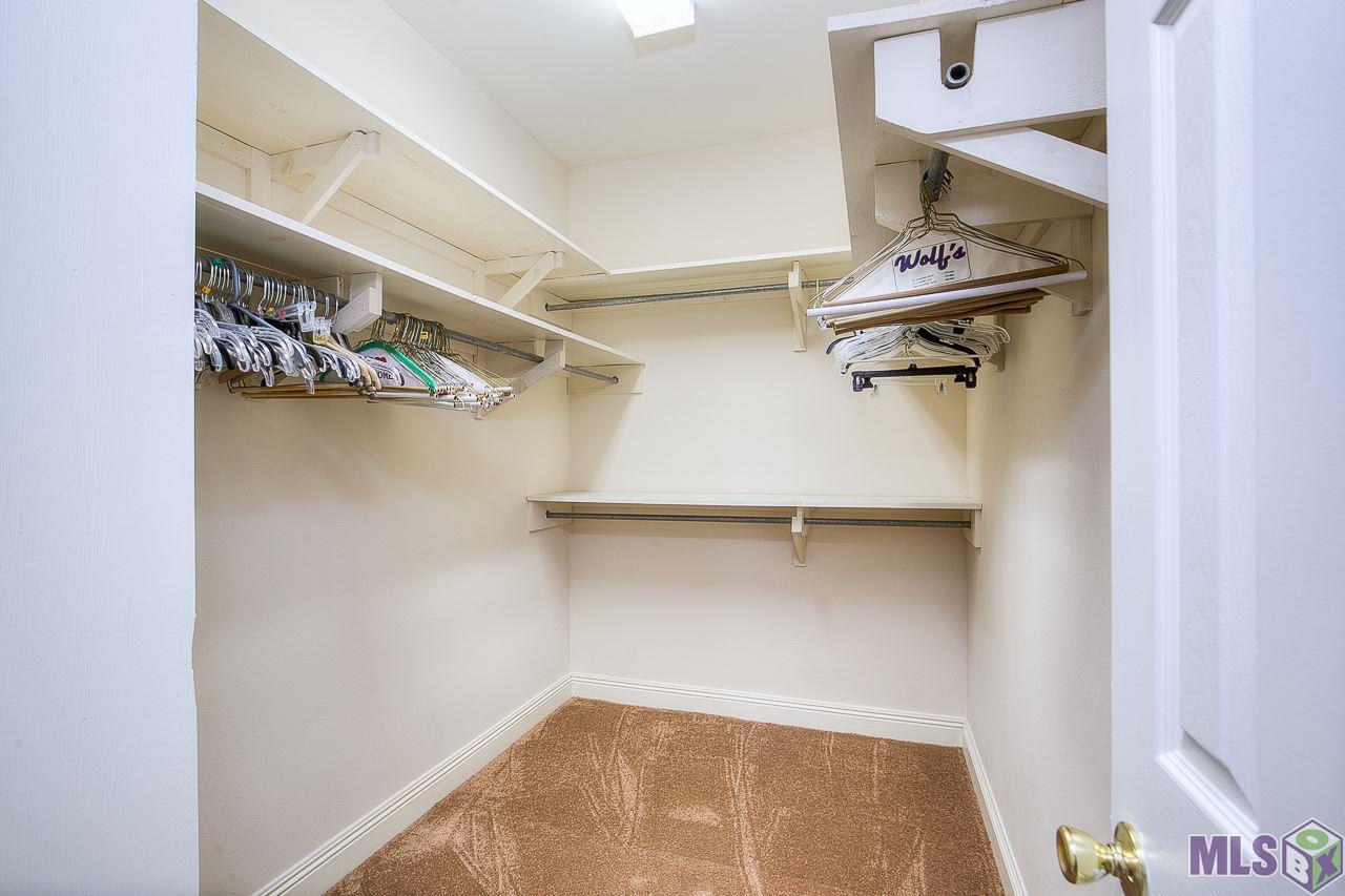 3446 Harris Drive Baton Rouge, LA 70816 - Photo 22 of 31 Master Closet