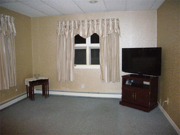 20 Holly Road Walpole, MA 02081 - Photo 9 of 21 Gallery Image 9
