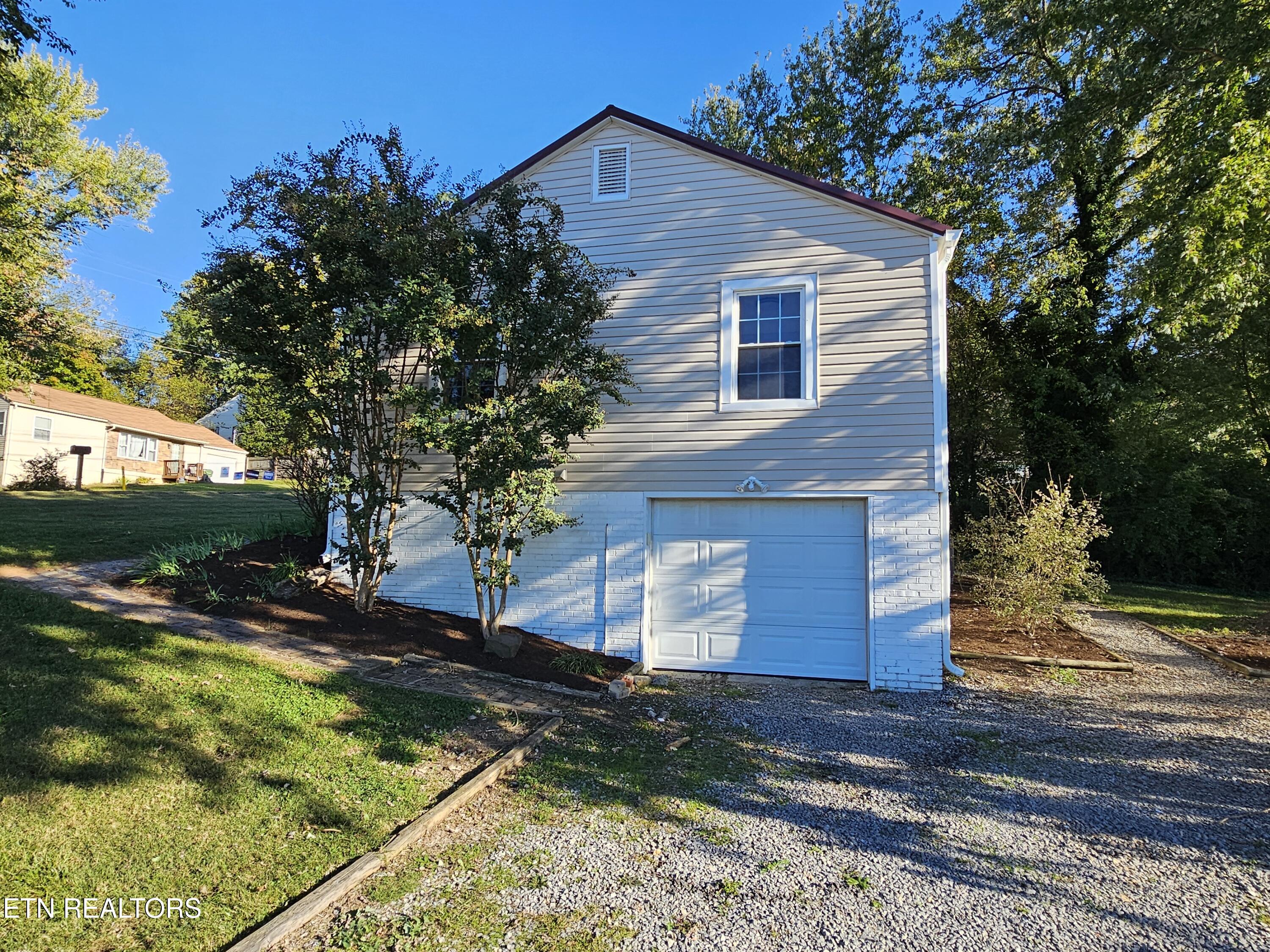 111 South Everett High Road Maryville, TN 37804 - Photo 12 of 12 20241018_170702