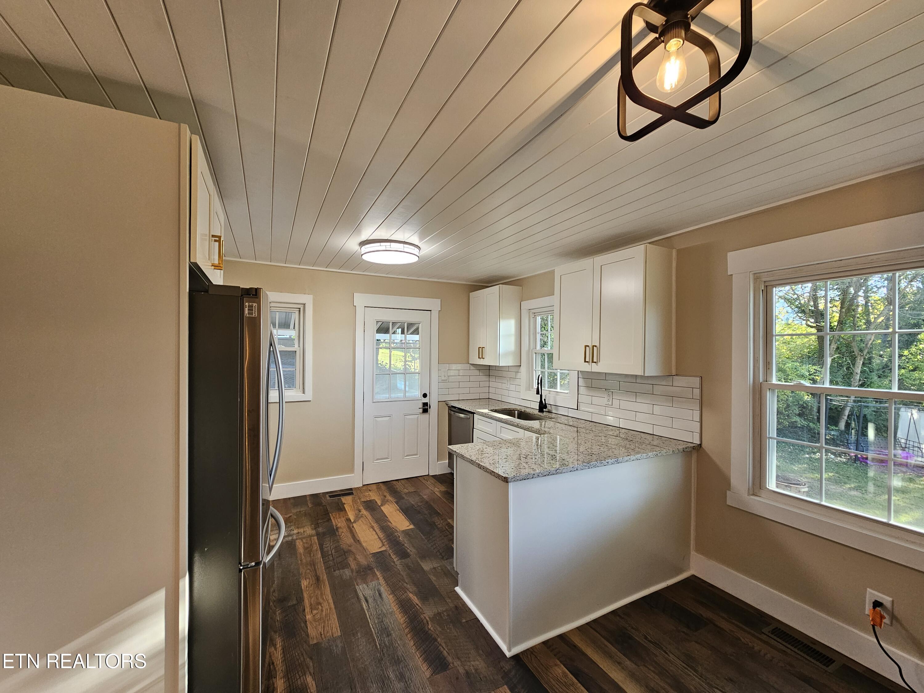 111 South Everett High Road Maryville, TN 37804 - Photo 3 of 12 20241018_165710